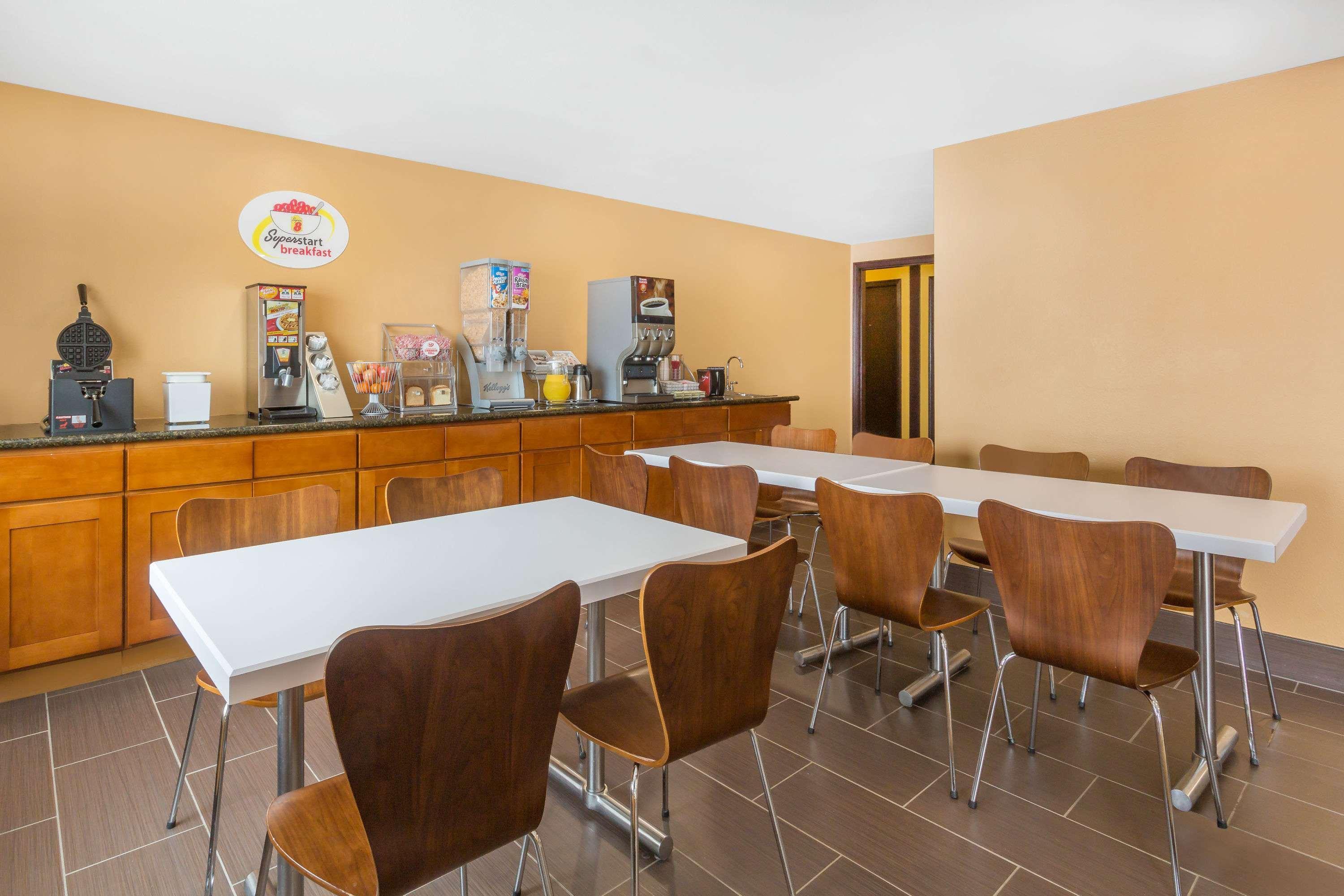 ซูเปอร์ 8 บาย วินด์แฮม ไดมอนด์วิลล์ เคมเมอเรอร์ Motel Kemmerer ภายนอก รูปภาพ