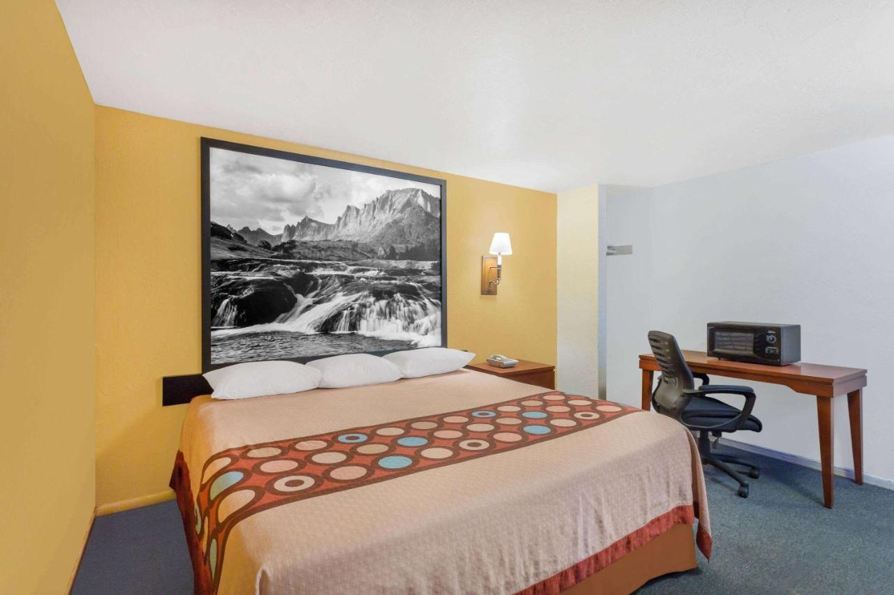 ซูเปอร์ 8 บาย วินด์แฮม ไดมอนด์วิลล์ เคมเมอเรอร์ Motel Kemmerer ภายนอก รูปภาพ