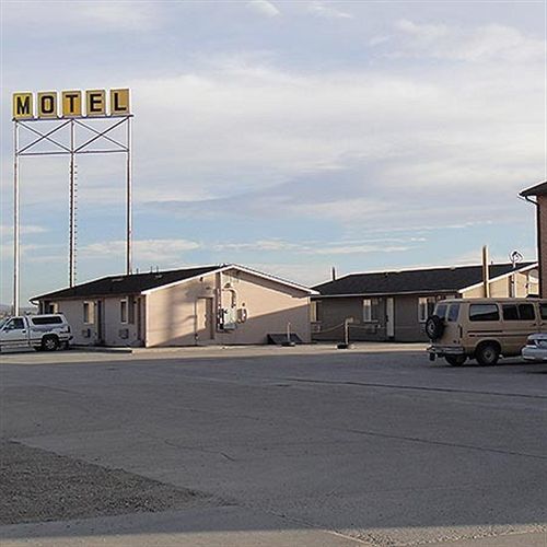 ซูเปอร์ 8 บาย วินด์แฮม ไดมอนด์วิลล์ เคมเมอเรอร์ Motel Kemmerer ภายนอก รูปภาพ